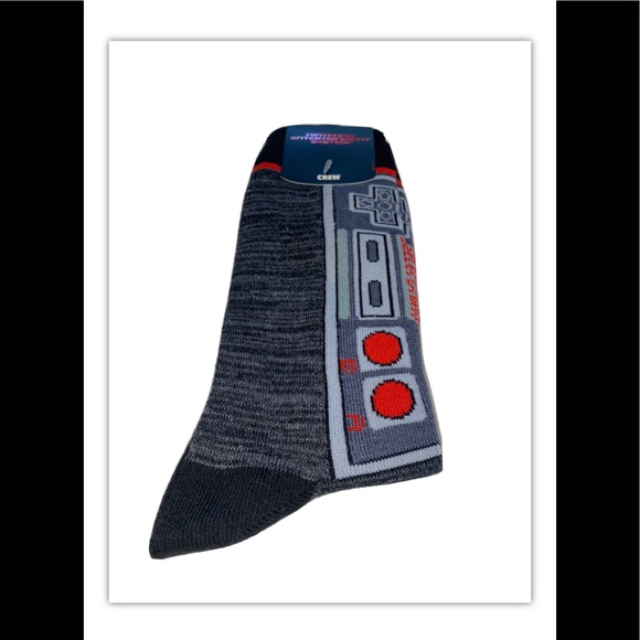 Nintendo Controller Crew Socks 1 Pair Men 8-12 Gray Black Red Gamer NES 8Bit NEW - Picture 10 of 12